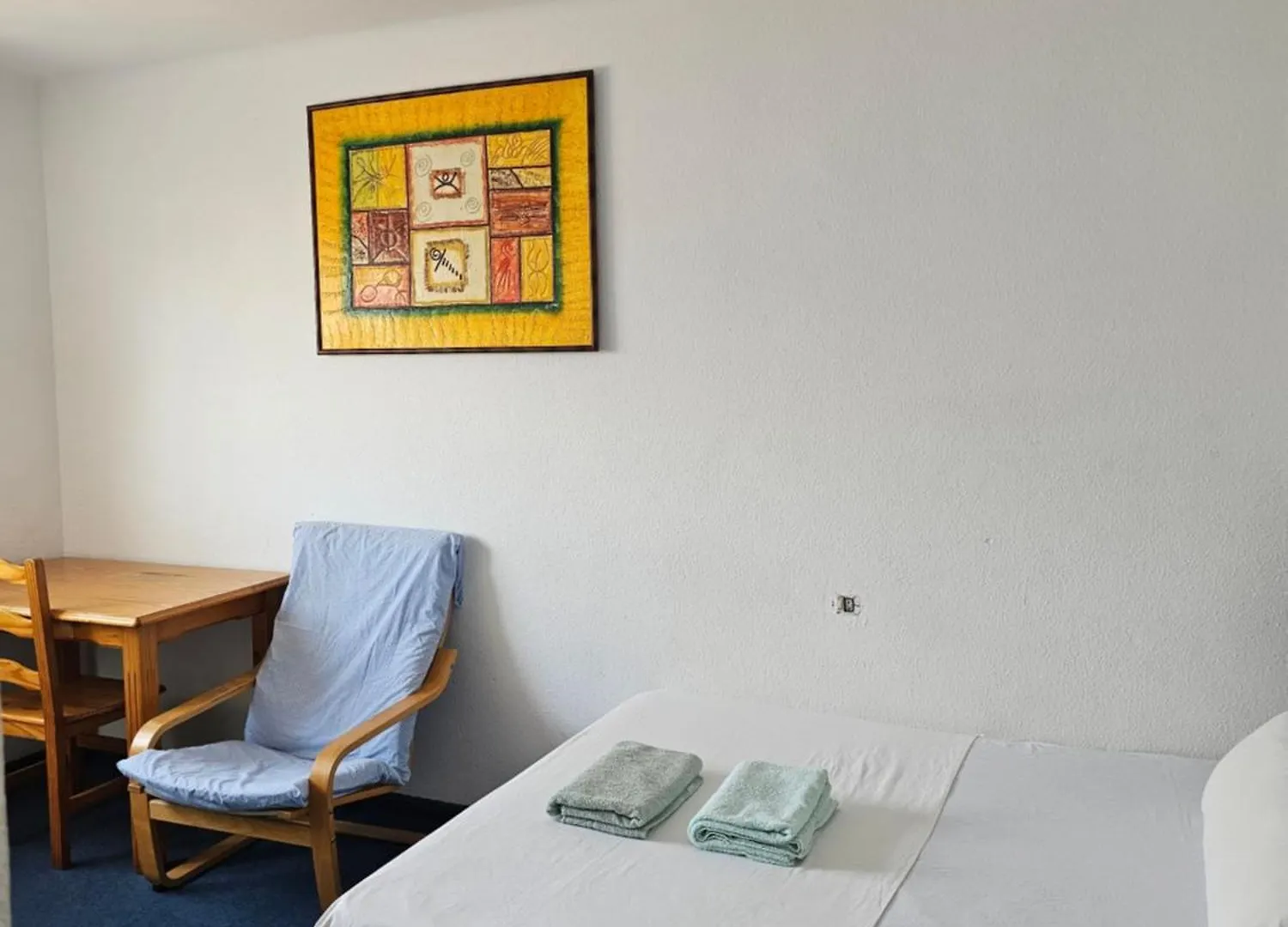 Habitacion Privada Centro Malaga Cerca De La Estacion De Tren Maria Zambrano Y Del Centro Historico Y De La Playa Homestay