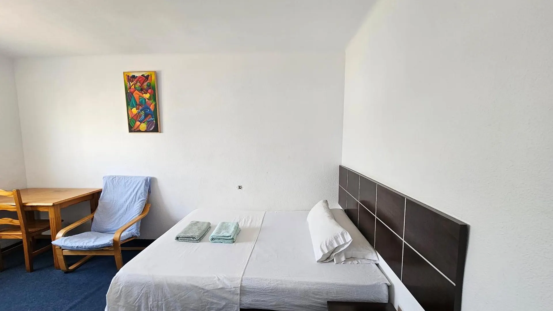 Homestay Habitacion Privada Centro Malaga Cerca De La Estacion De Tren Maria Zambrano Y Del Centro Historico Y De La Playa Spain